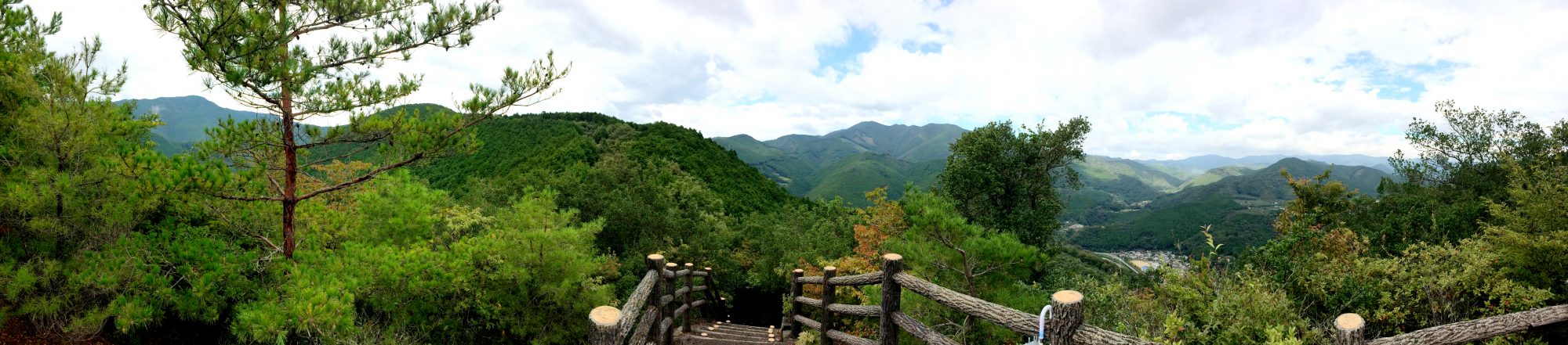Trails over the Mountain tops in Wakayama © CoupleofMen.com