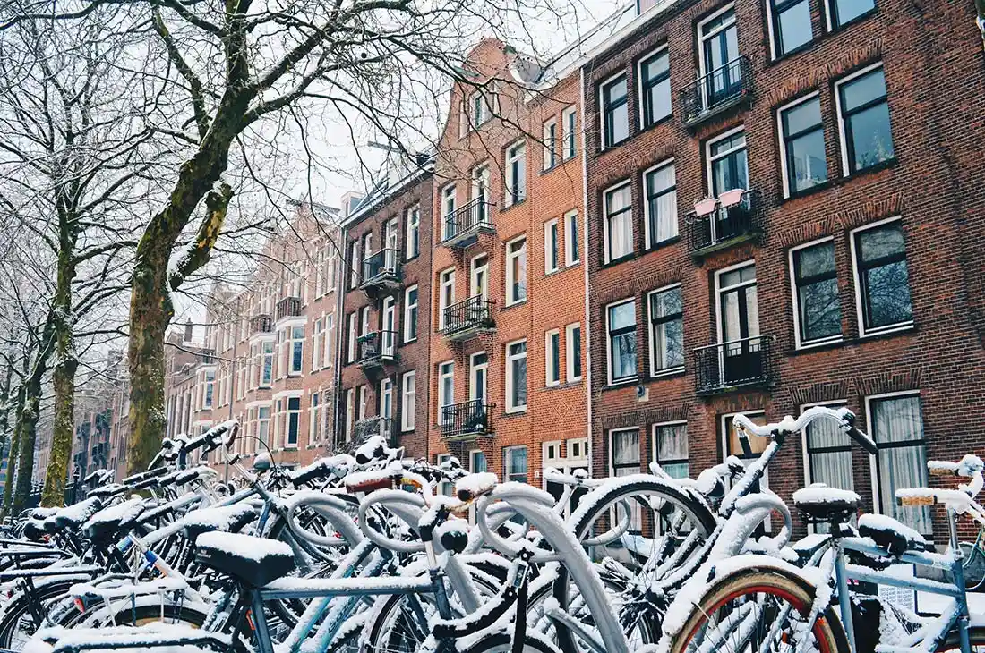 Snow in Amsterdam: Our Dutch Winter Day in the capital of The Netherlands | © CoupleofMen.com