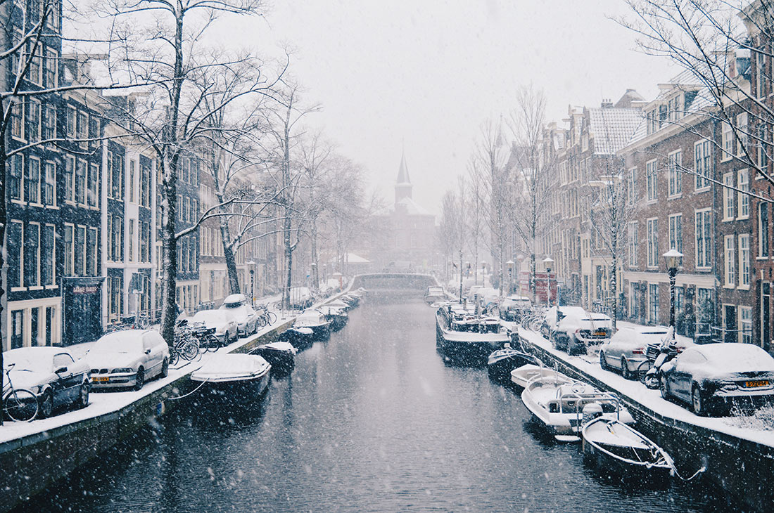 Dutch Winter Day Amsterdam Netherlands in February | © CoupleofMen.com