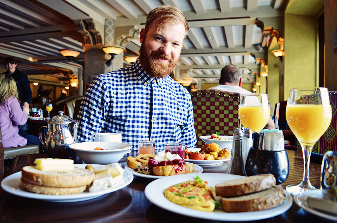 Daan at Breakfast with Mountain View | Fairmont Banff Springs Castle Hotel Gay-Friendly © CoupleofMen.com