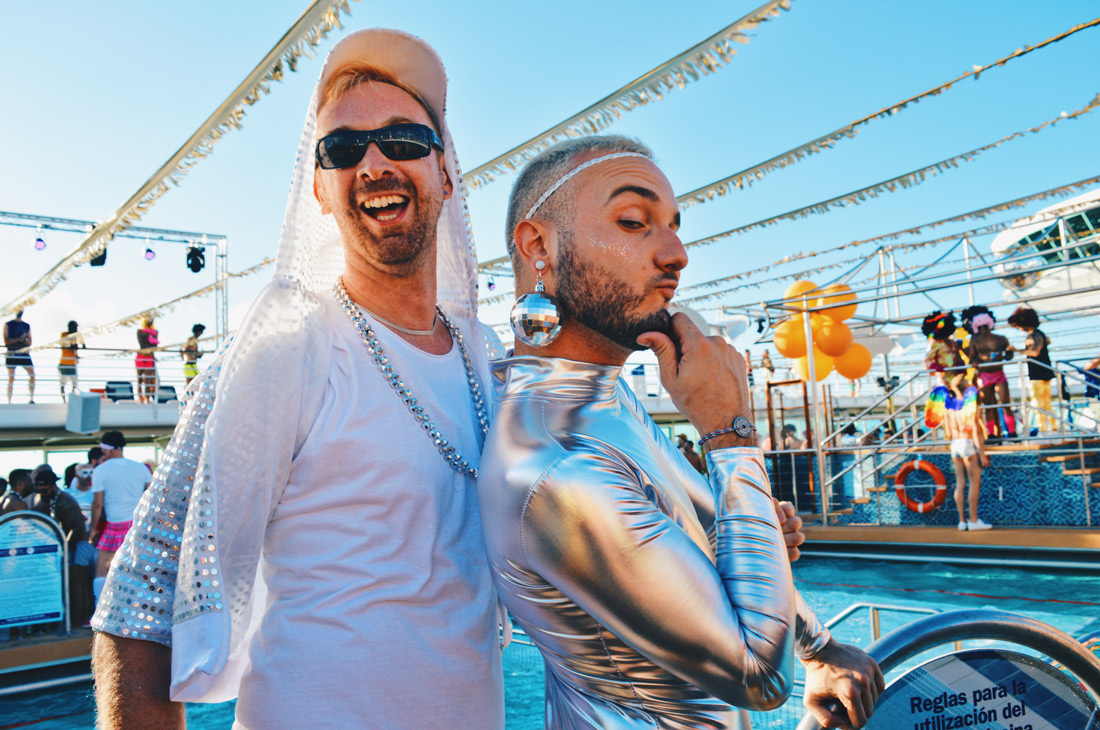 Give me your silver kiss, boy | Disco T-Dance Party The Cruise 2017 © CoupleofMen.com