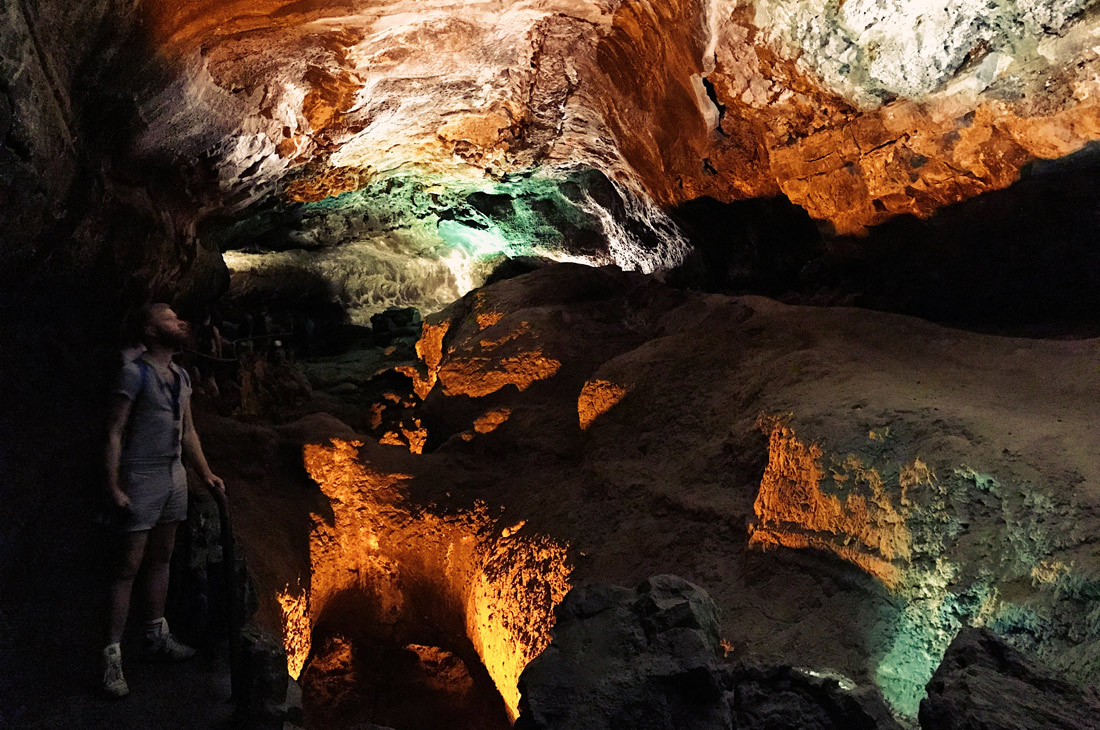 Lava Cave Cueva de los Verdes, Lanzarote © CoupleofMen.com