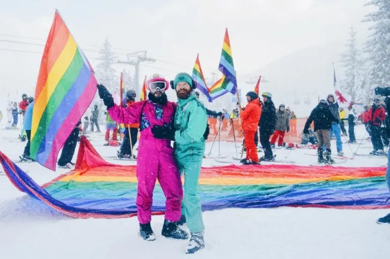 Top 13 Beste Schwule Skiwochen Gay Travel blogger Coupleofmen.com skiing and snowboarding | Top 13 Best Gay Ski Weeks Worldwide © CoupleofMen.com