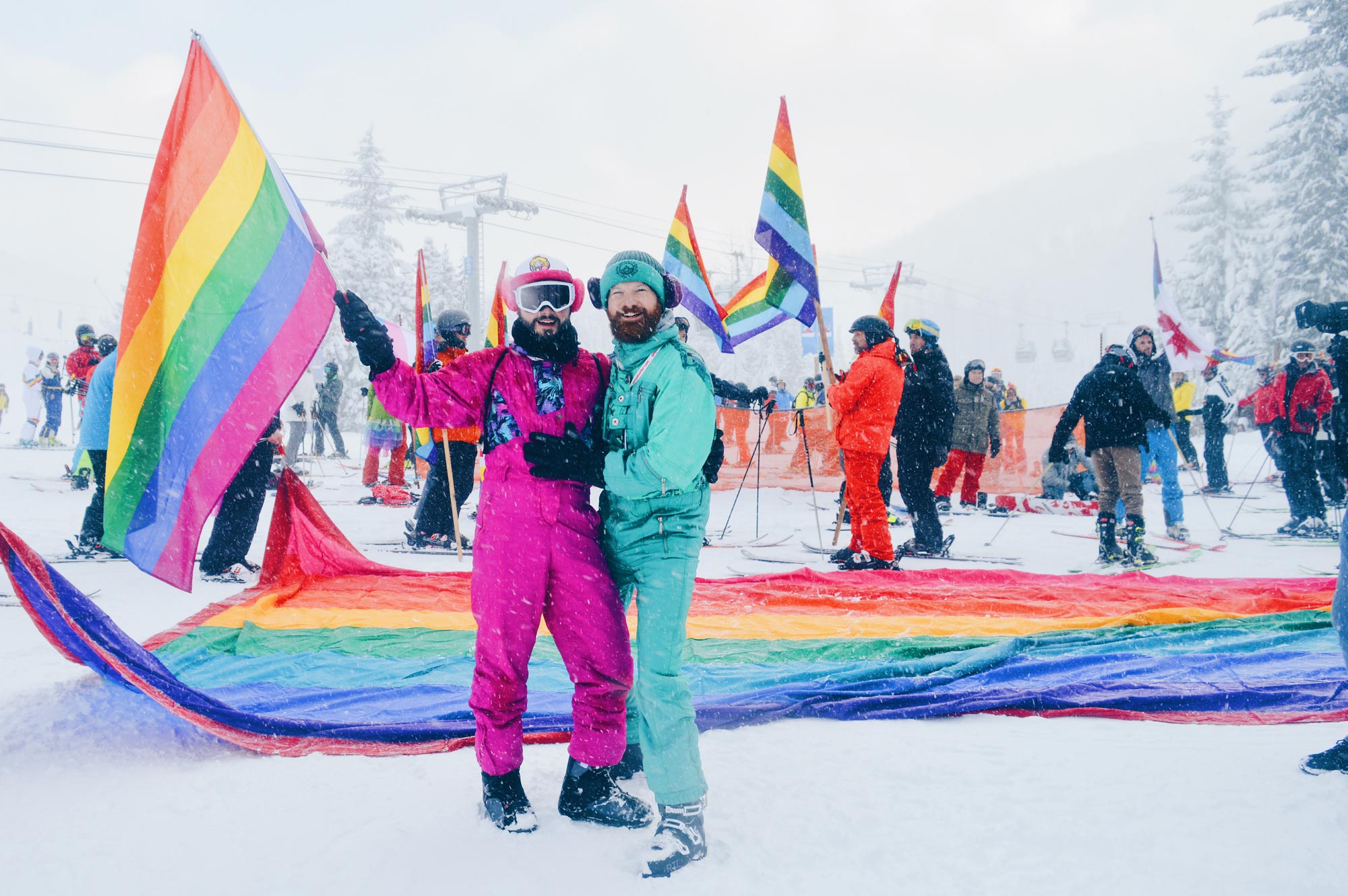 Top 13 Beste Schwule Skiwochen Gay Travel blogger Coupleofmen.com skiing and snowboarding | Top 13 Best Gay Ski Weeks Worldwide © CoupleofMen.com