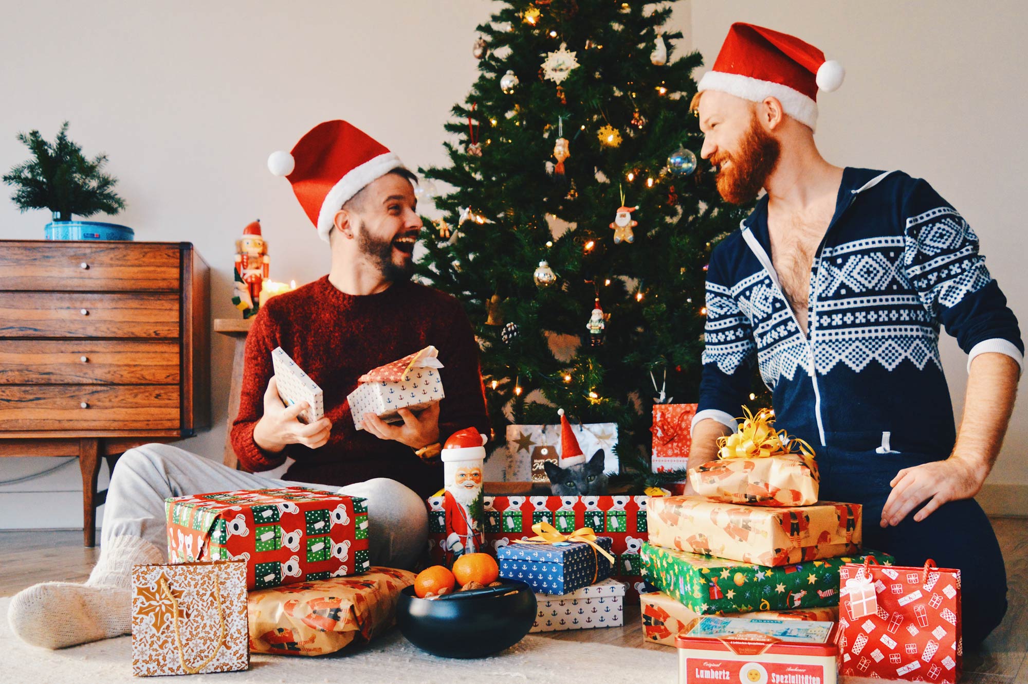 Top 10 Christmas Gifts for Gay Travelers 2017
