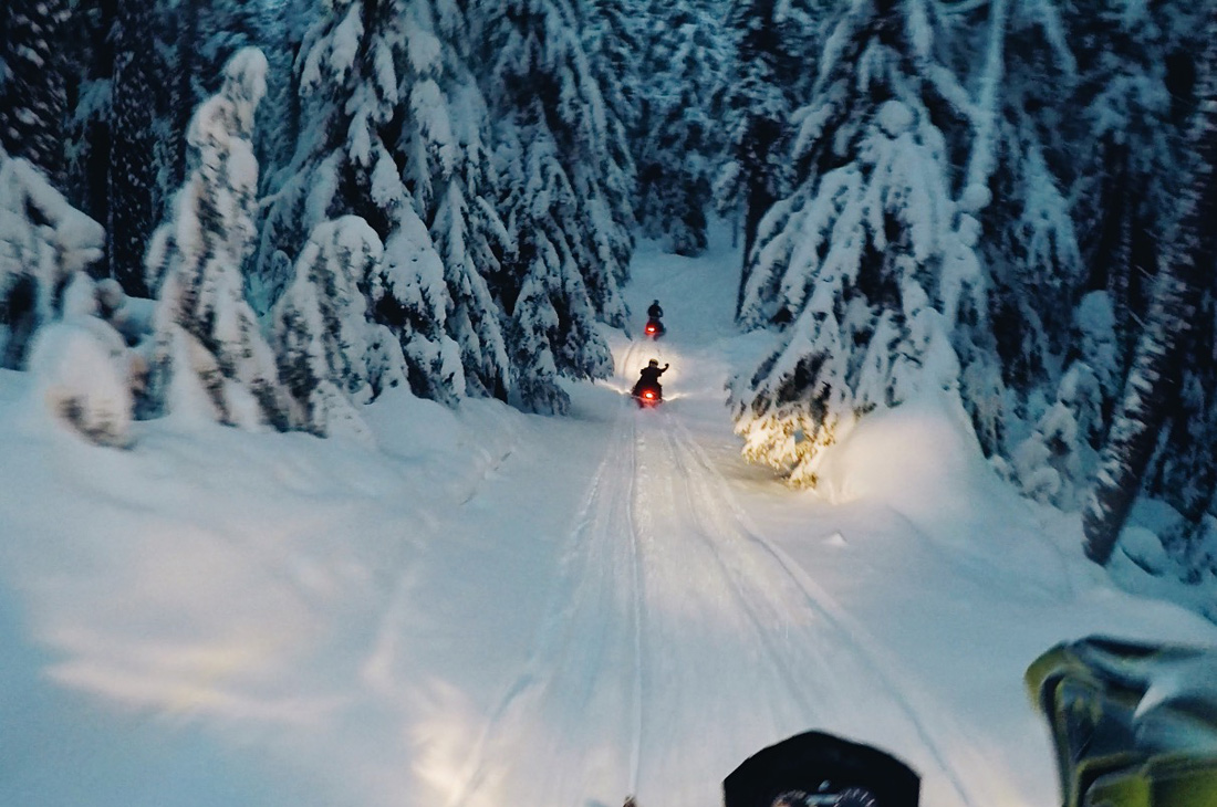 When darkness falls in a Canadian winter wonderland | Zip Lining Snowmobiling TAG Whistler Gay-friendly © Coupleofmen.com