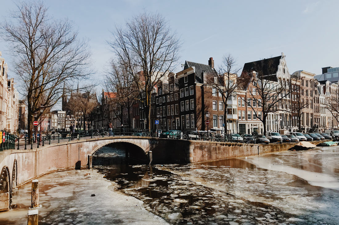 Winter on Amsterdam's Frozen Canals Frozen Leidsegracht and Keizersgracht | Amsterdam Frozen Canals © Coupleofmen.com