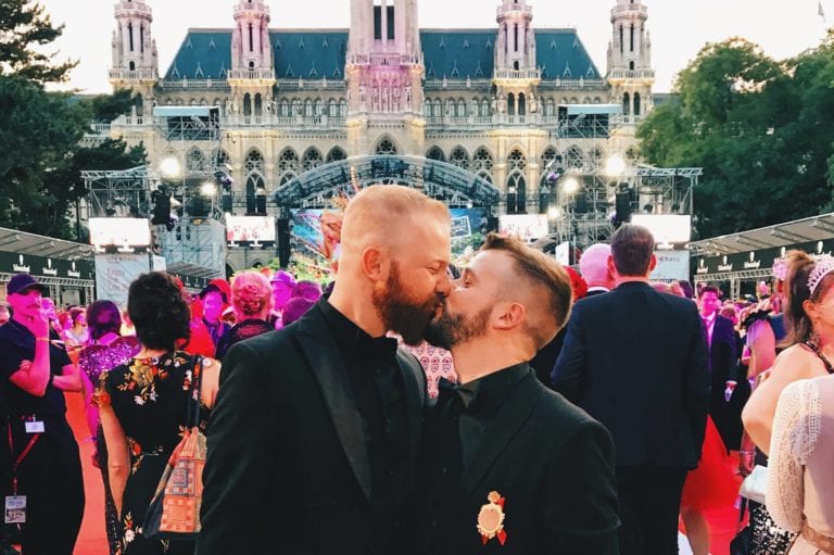Gay Kiss on the red carpet of the AIDS Charity Gala | The 25th Life Ball Vienna Austria © Coupleofmen.com