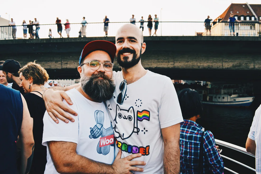 Handsome bearded men in love celebrating gay pride together | CSD Berlin Gay Pride 2018 © Coupleofmen.com