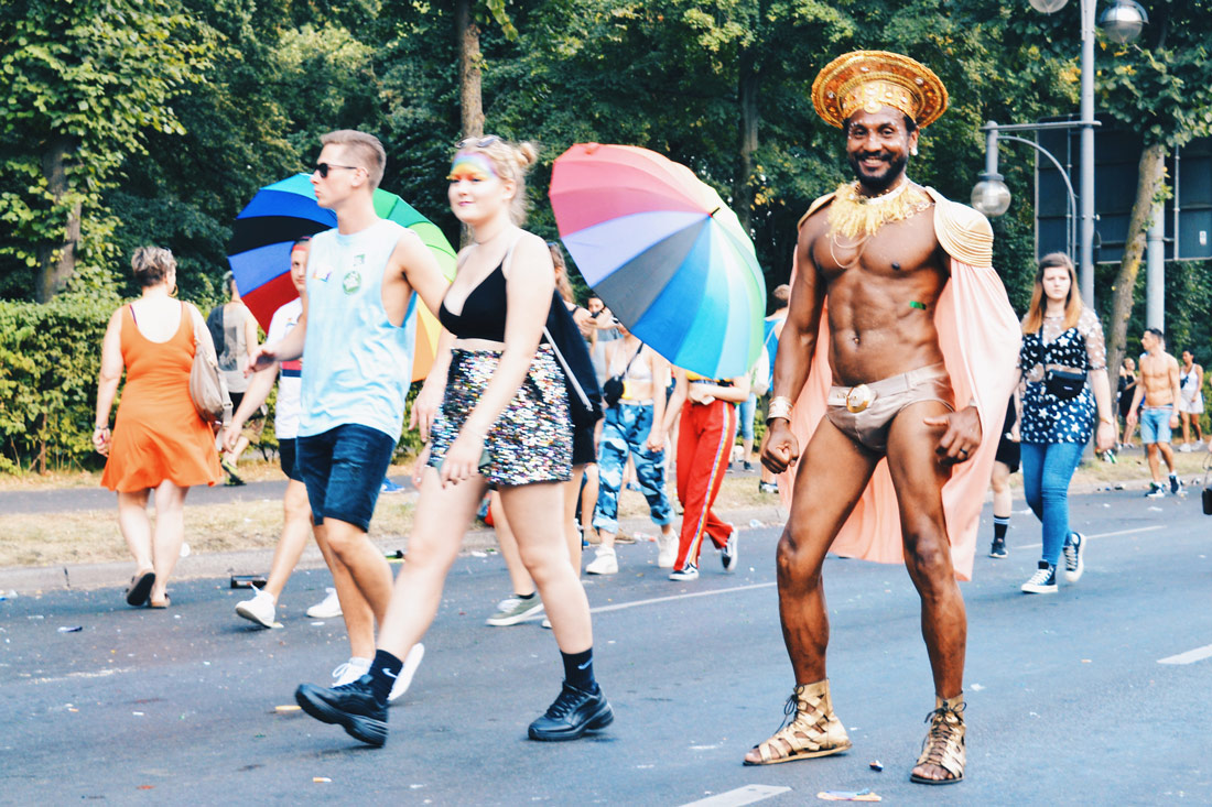 Sexy dancers and LGBT travelers from all around the world | CSD Berlin Gay Pride 2018 © Coupleofmen.com