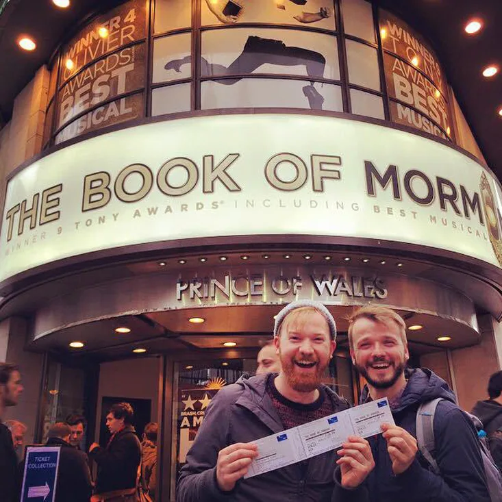 We won two tickets for the book of mormon at the Ticket Lottery | Kurztrip London Tipps Tricks © Coupleofmen.com