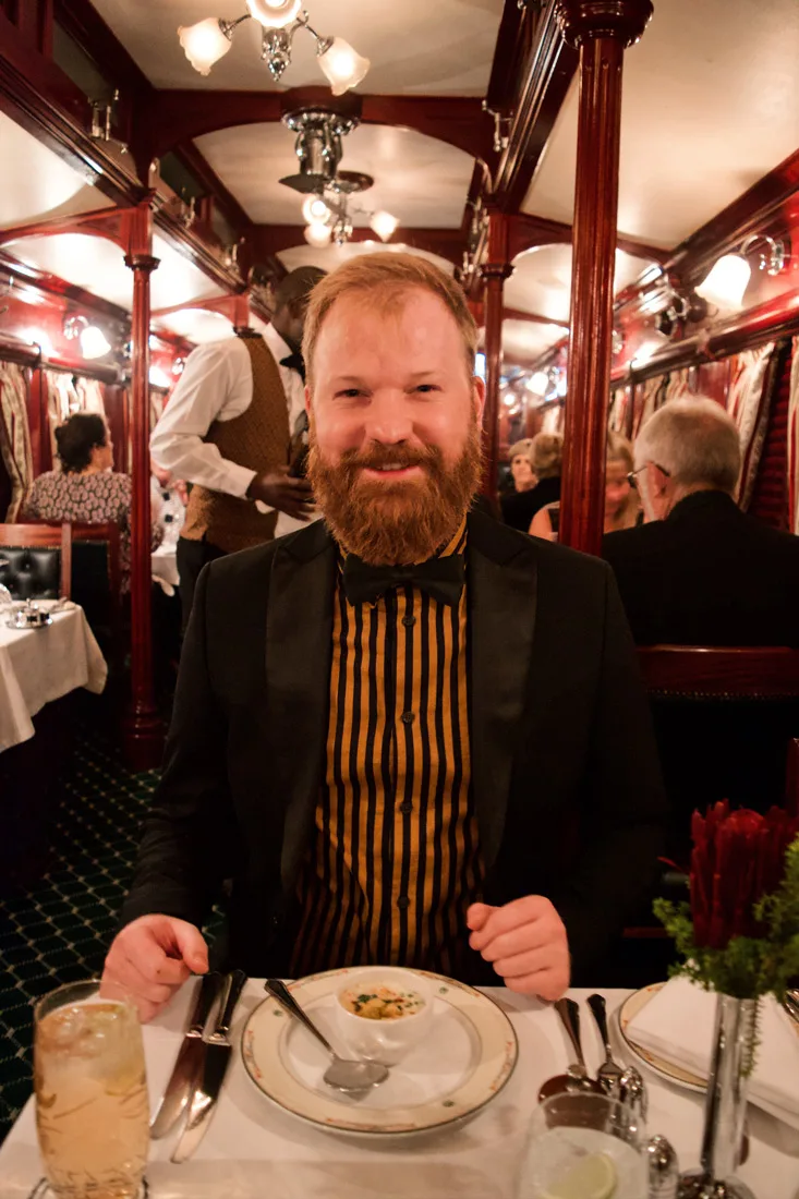 Daan is happy about the diverse vegetarian menu specially prepared for him! © Coupleofmen.com