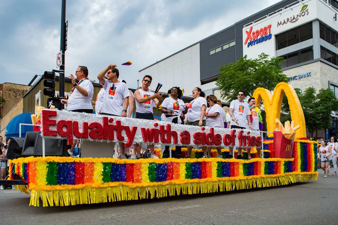 Chicago Gay City Tipps Hungry? Equality with a side of Fries - McDonalds at Chicago Pride Parade 2019 © Coupleofmen.com