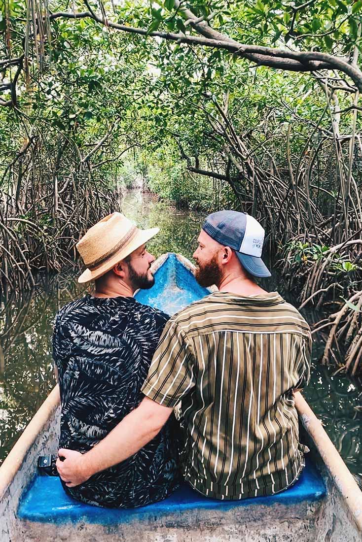 Gay Reise Cartagena Romantic and educating at the same time: A canoe tour around the mangrove swamp nearby Cartagena © Coupleofmen.com
