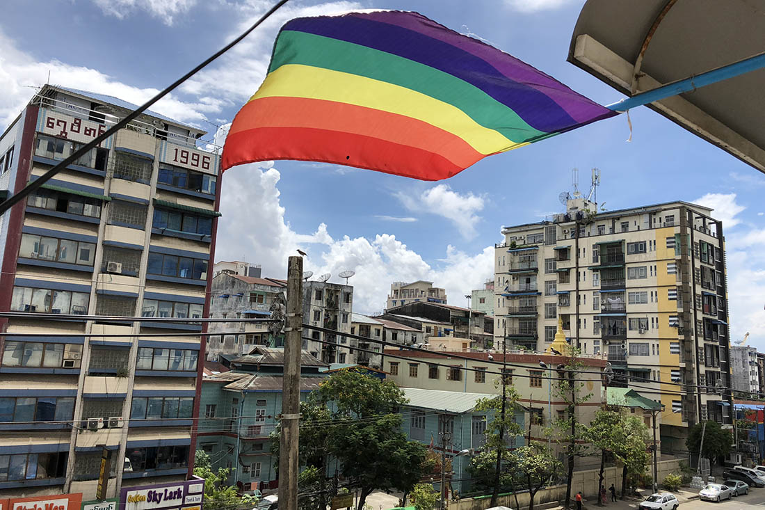 Gay in Myanmar Schwul in Myanmar Rainbow Flag waving over Myanmar © Violaine Beix, Colors Rainbow