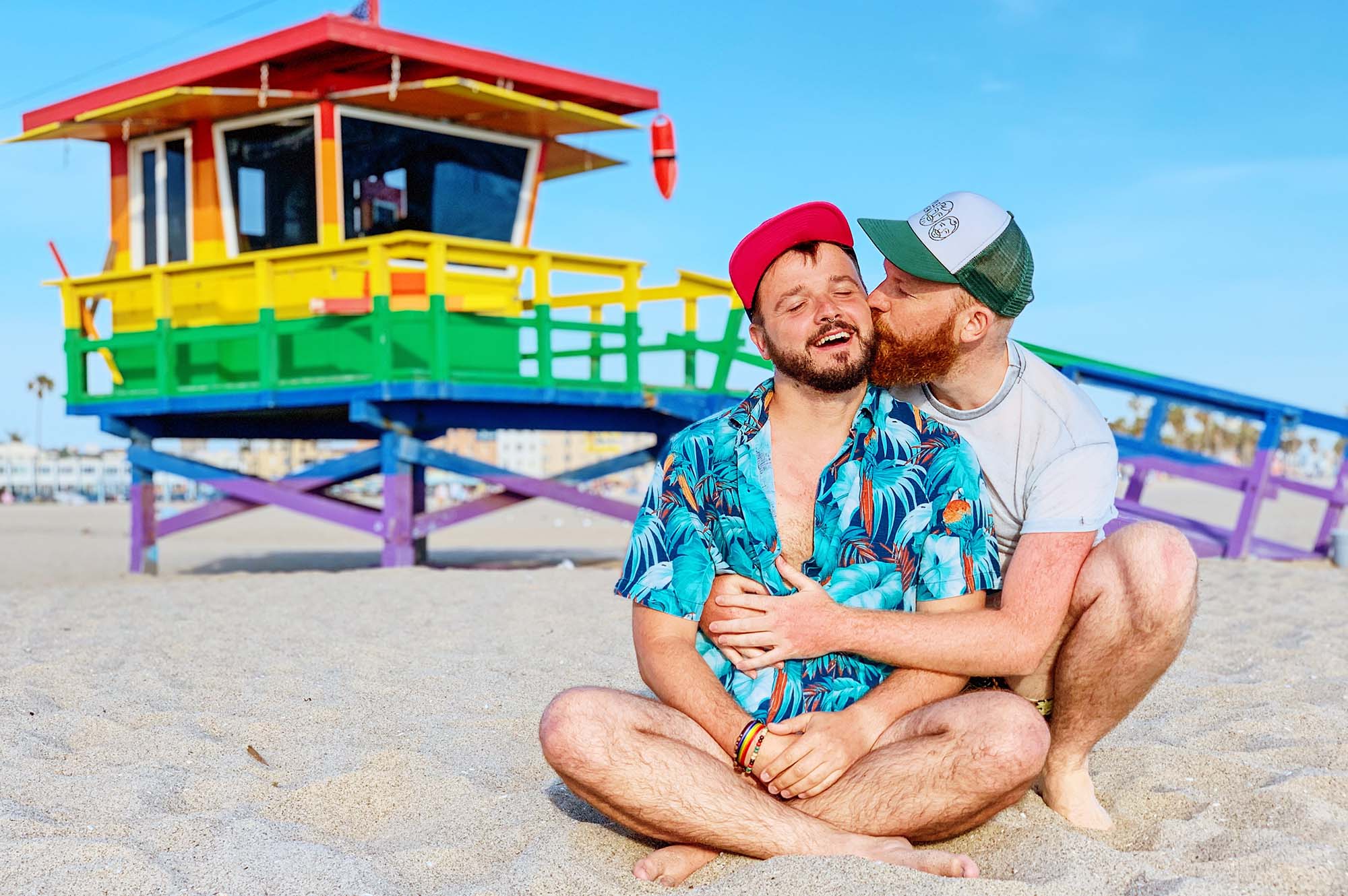 Gay USA Travel Guide: A Gay Couple traveling the United States of America