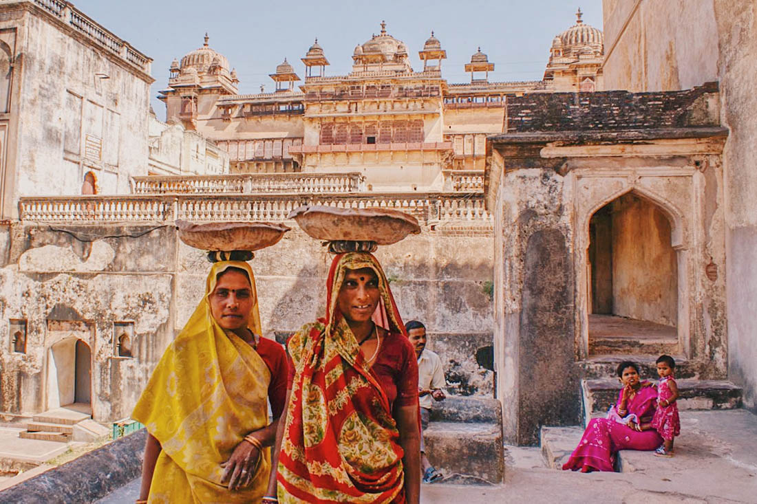 The colors! Karl loved exploring the Orchha Fort Complex © Coupleofmen.com