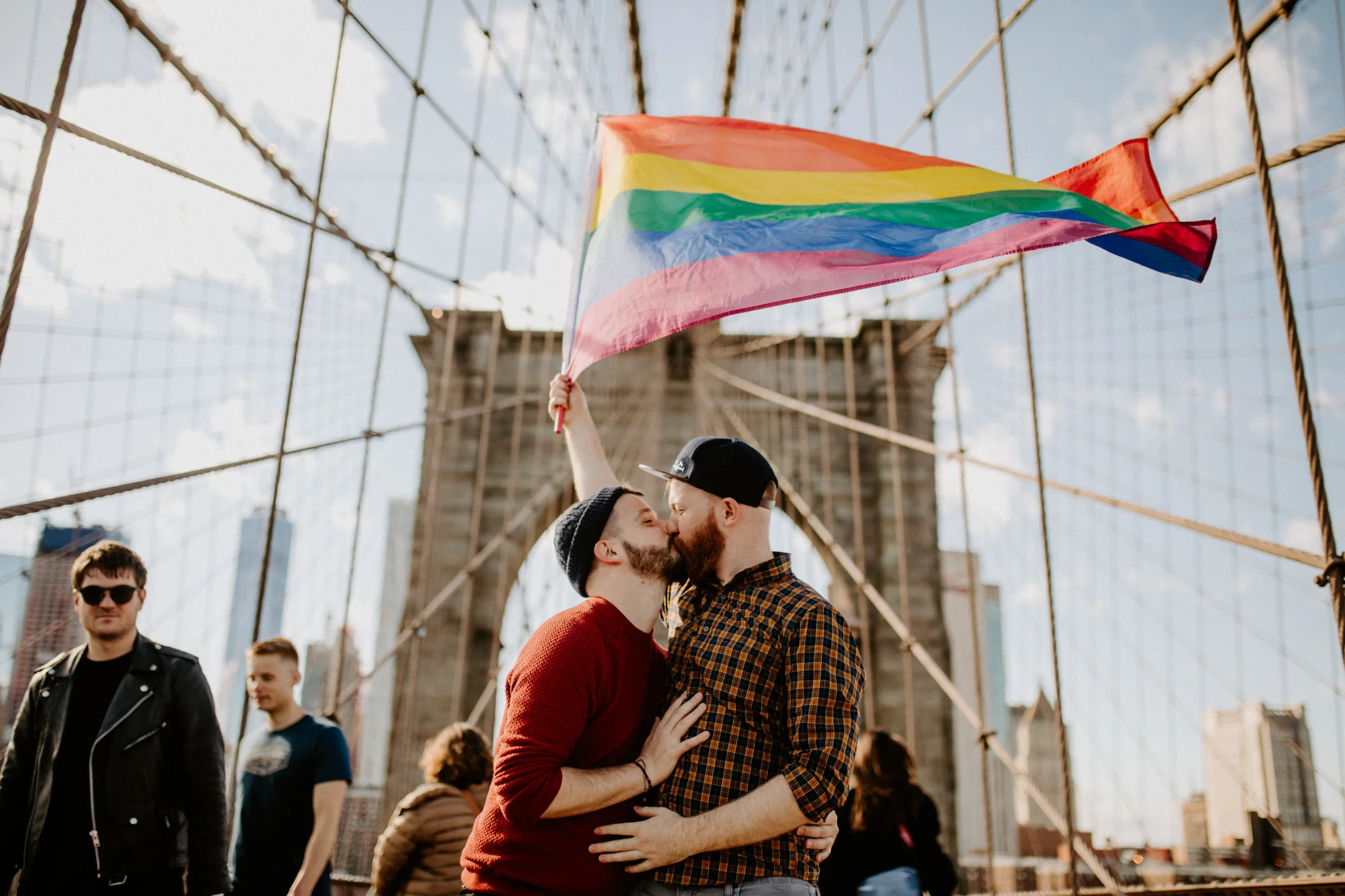 A Gay Kiss on New York City's Brooklyn Bridge © Coupleofmen.com
