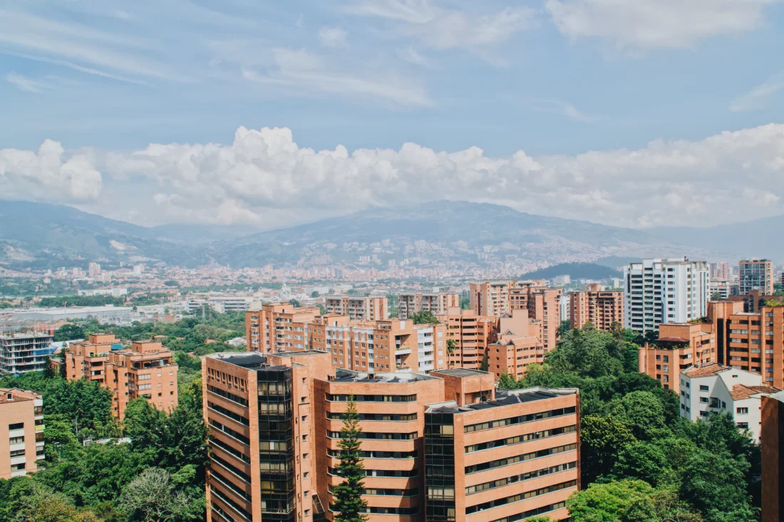 Medellín in the Colombian Mountains © Coupleofmen.com