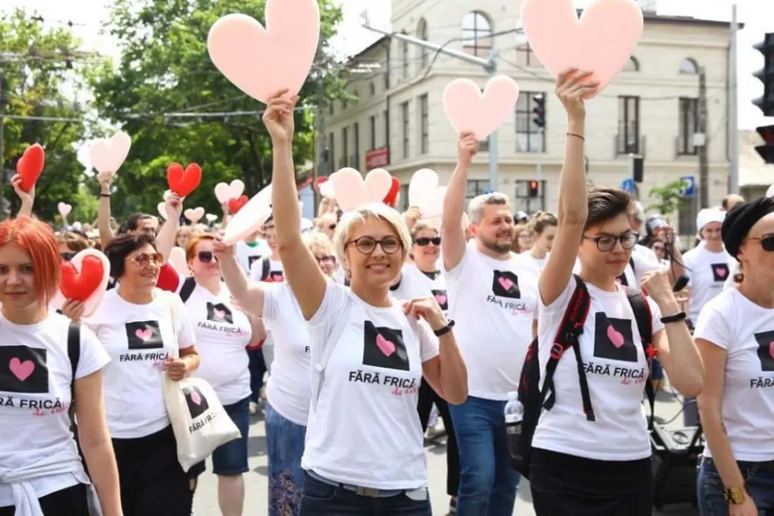 Pride in Moldova with pink hearts in Moldova © GENDERDOC-M Information Centre