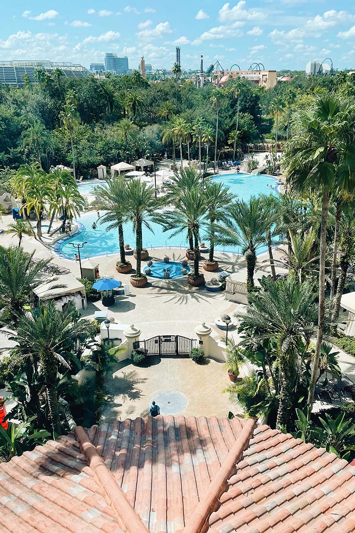 Adventures in the theme parks and relaxation in the hotel pools © Coupleofmen.com