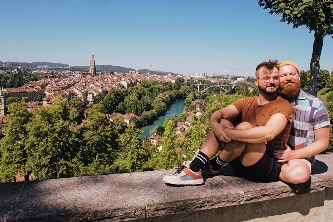 Gay Switzerland Trip Gay Sommerreise Schweiz Instagram Hotspot in Bern: der Rosengarten © Coupleofmen.com