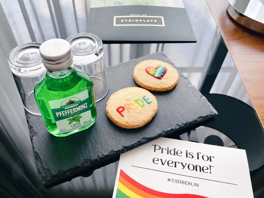 and rainbow cookies for Berlin Pride © Coupleofmen.com