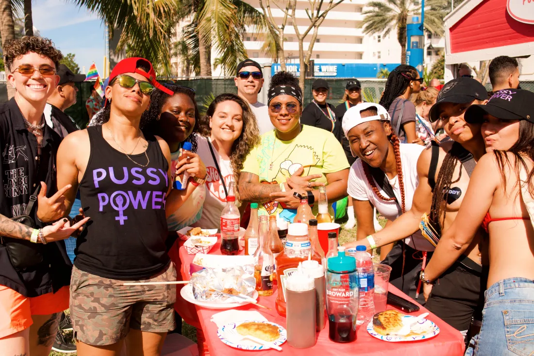 Real Fort Lauderdale Pussy Power - during lunch break © Coupleofmen.com