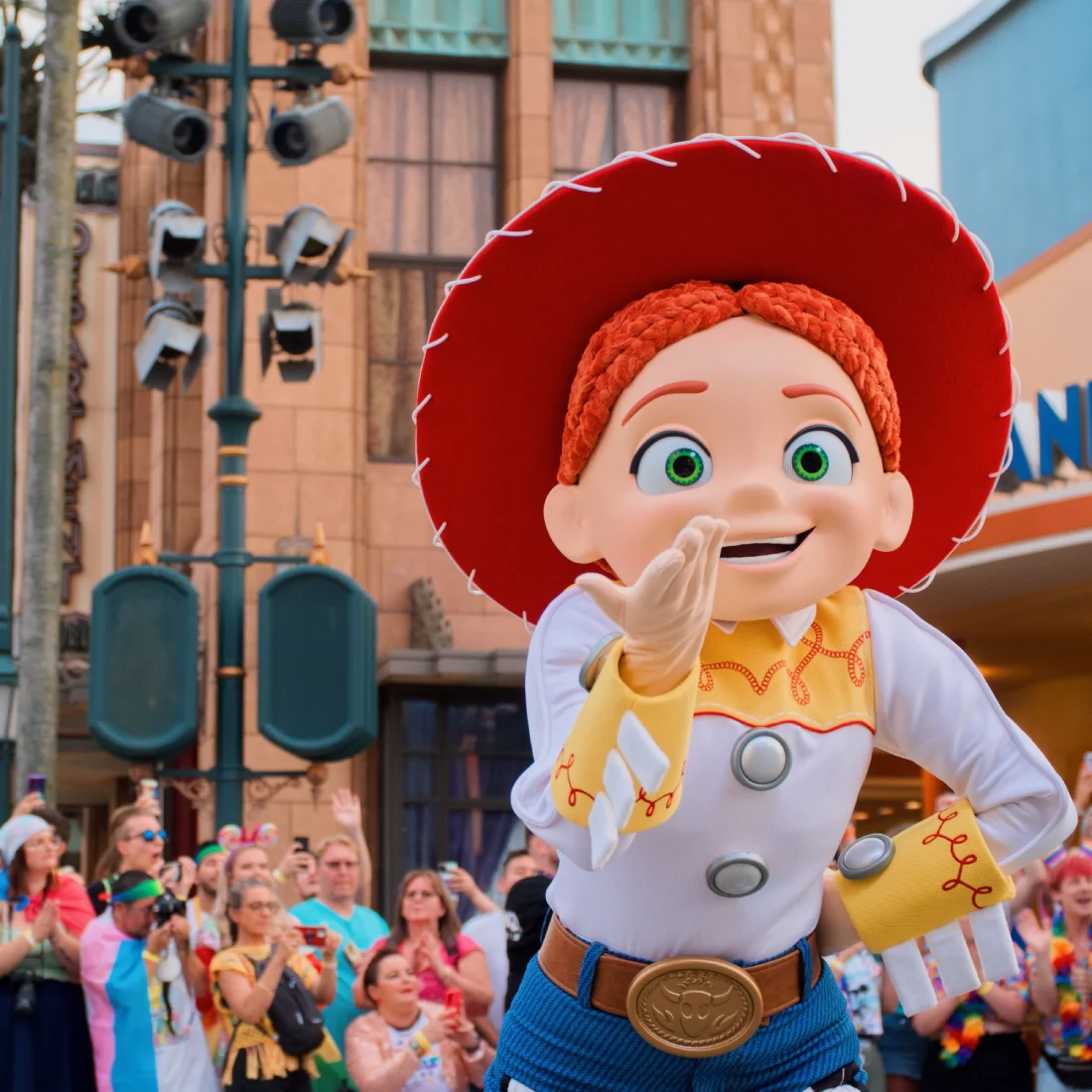 Cowgirl Jessie from Toy Story supporting Disneyland Paris Parade © Coupleofmen.com