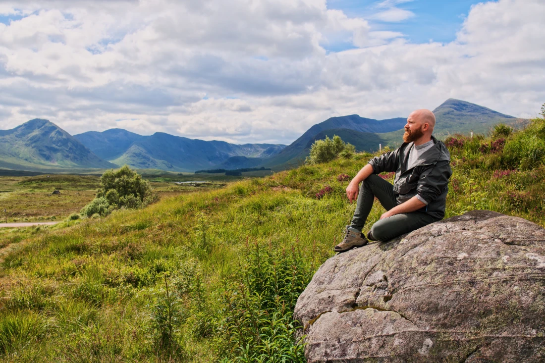 Daan could sit for hours in nature - like here in the Scottish Highlands © Coupleofmen.com