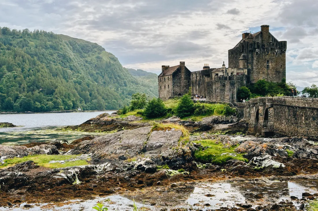 Eilean Donan Castle in Summer © Coupleofmen.com