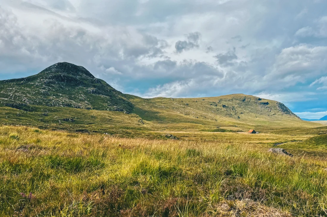 What a view: Hiking somewhere between Ullapool on the coast and Loch Glascarnoch © Coupleofmen.com