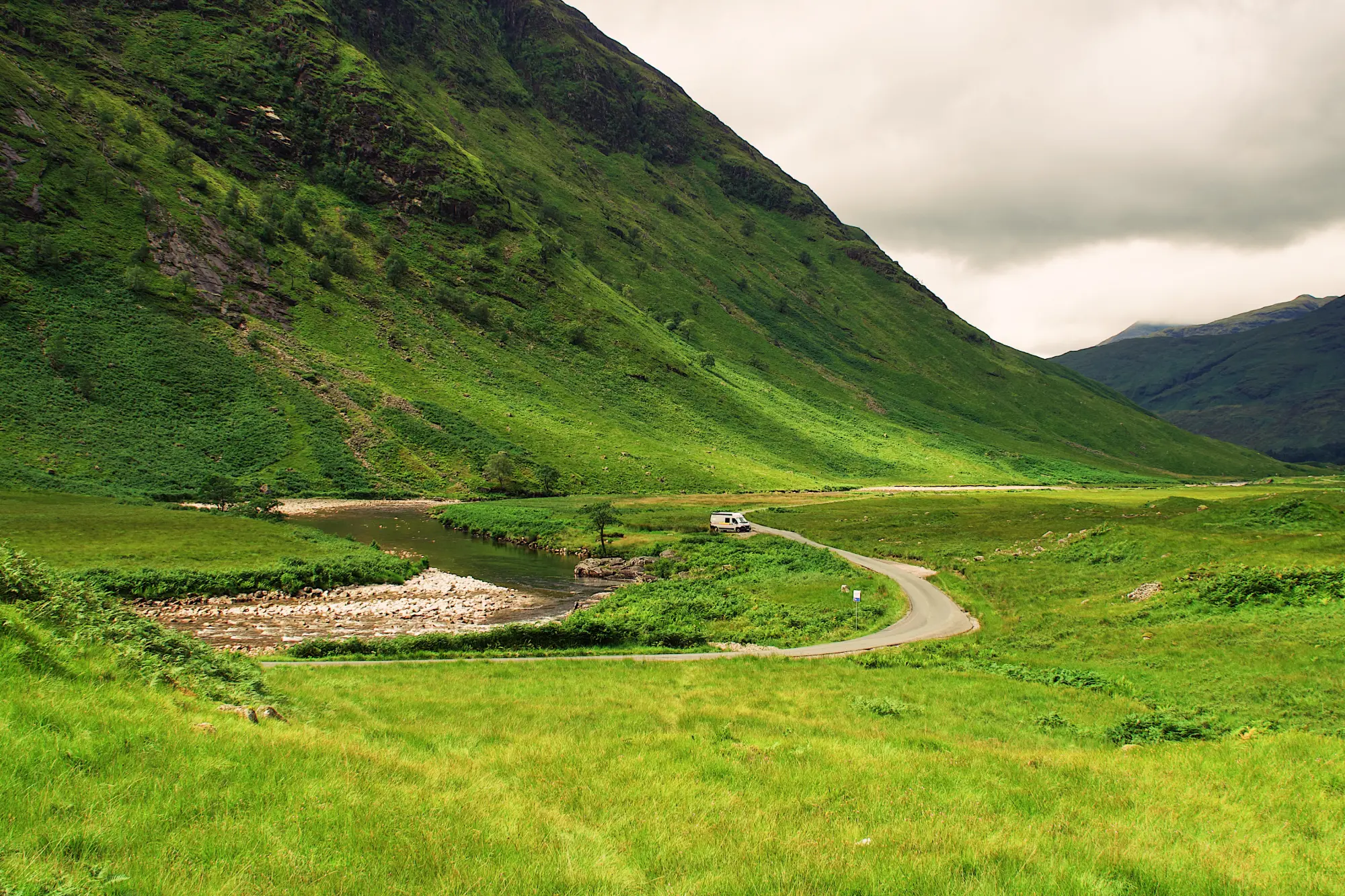 Road Trip Scottish Highlands Waking up in the middle of the Skyfall valley, Glen Etive © Coupleofmen.com