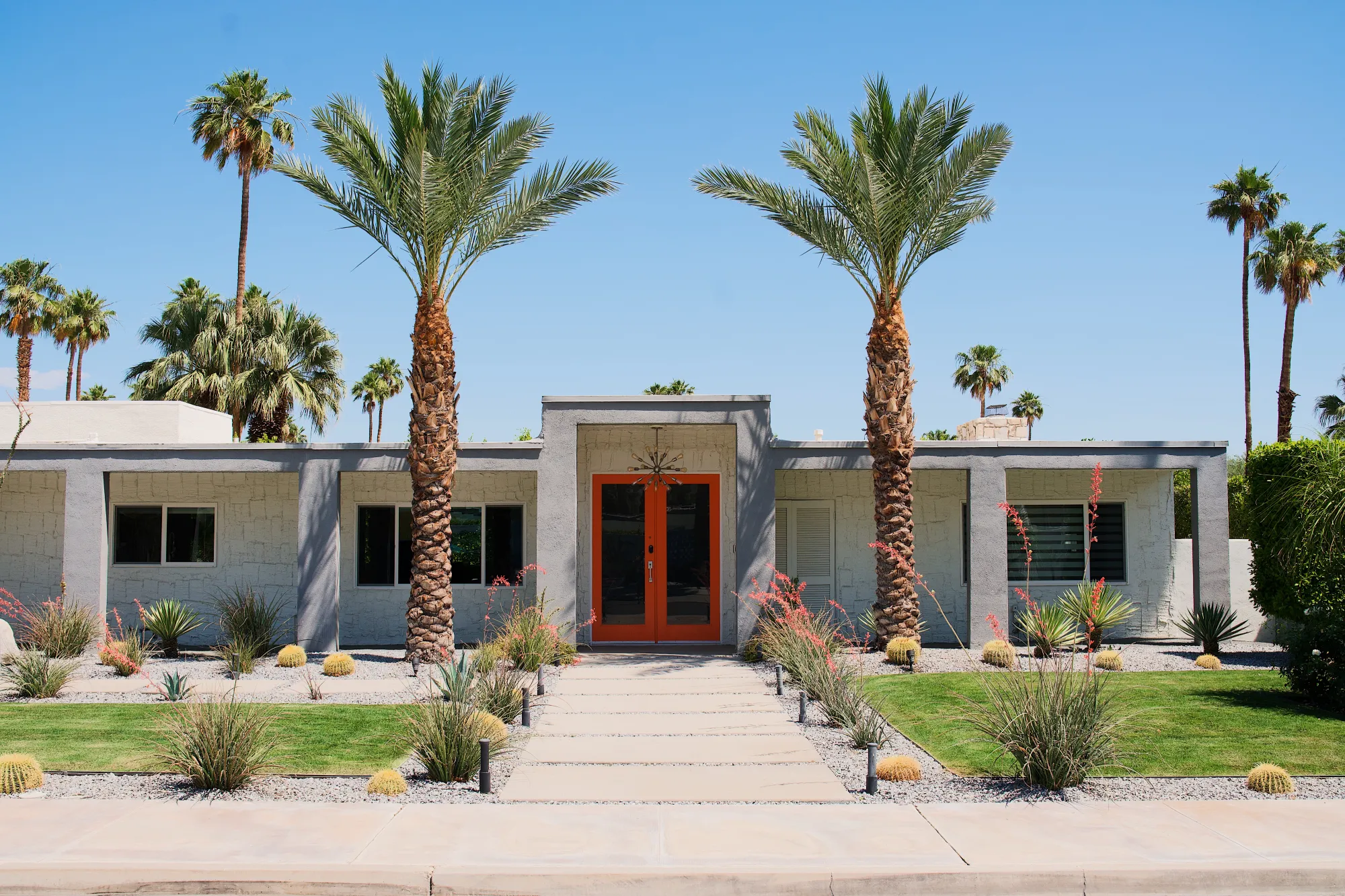 Highlights of Mid-Century Architecture of Palm Springs © Coupleofmen.com