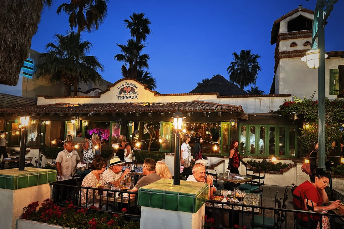 Las Casuelas Terraza -A popular dinner place in the heart of Palm Springs © Coupleofmen.com