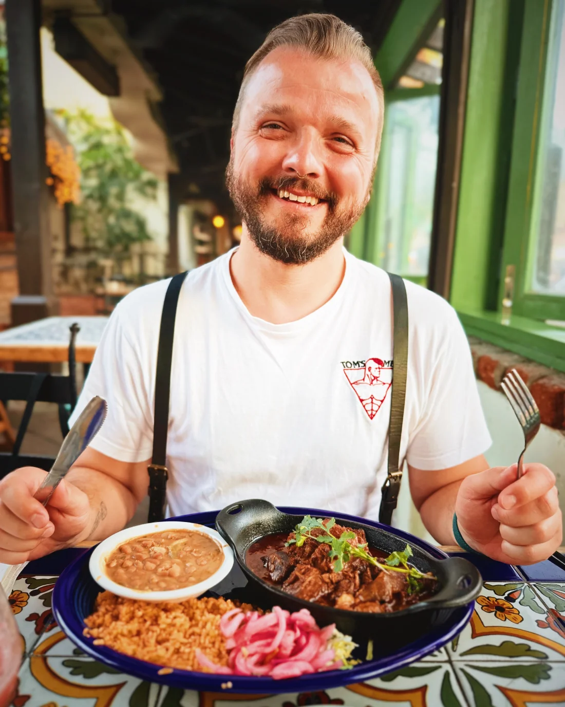 Outdoor dinner in the center of Palm Springs at Las Casuelas Terraza 2 © Coupleofmen.com