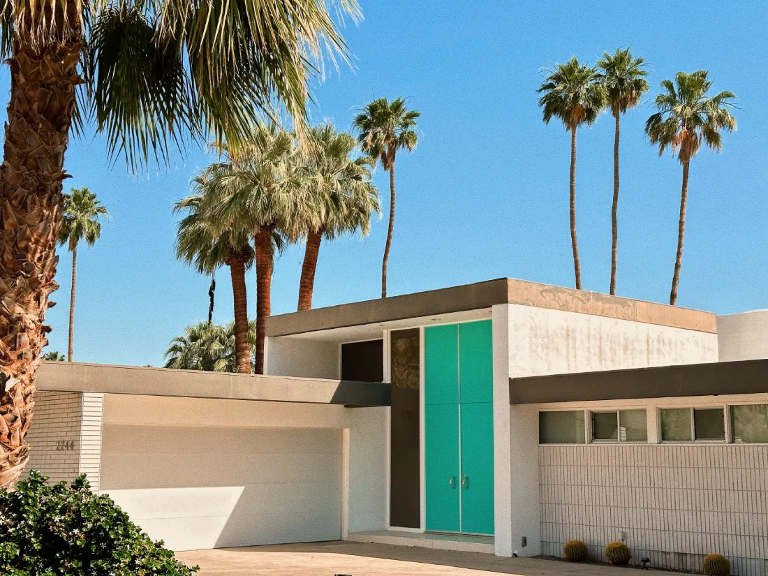 Perfection: Mid-Century Architecture in Palm Springs © Coupleofmen.com