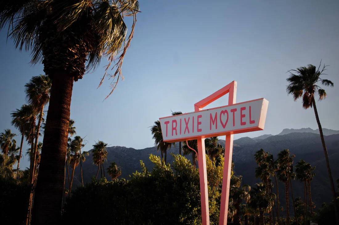 Sign of Trixie Motel © Coupleofmen.com