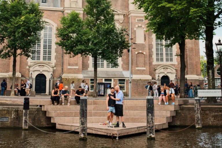 Pink Point and Homomonument in Amsterdam © Coupleofmen.com