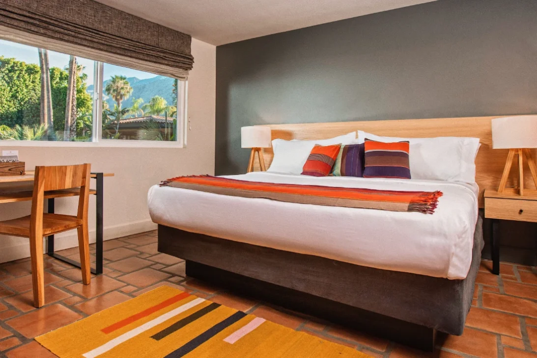 King room of the Santiago Resort in Palm Springs