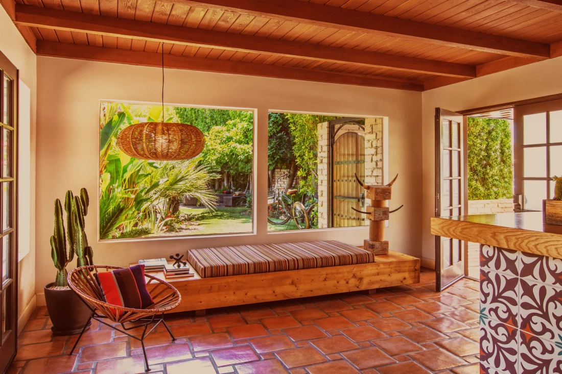 Reception and Lobby of the Santiago Resort in Palm Springs © Coupleofmen.com