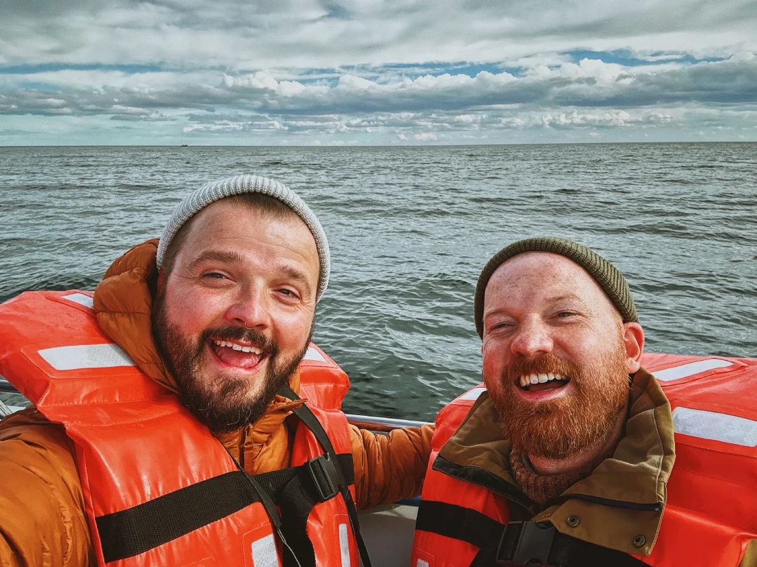 Whale selfie on a tour from Puerto Piramides © Coupleofmen.com