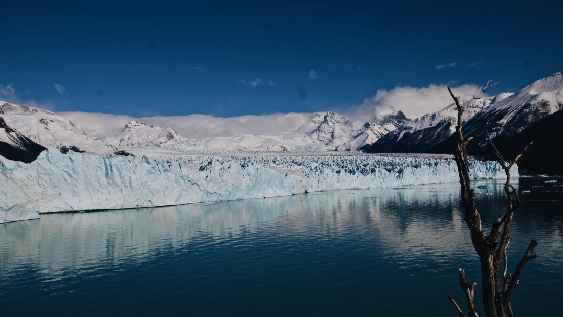 Canal de los Témpanos in front of Perito Moreno Glacier © Coupleofmen.com