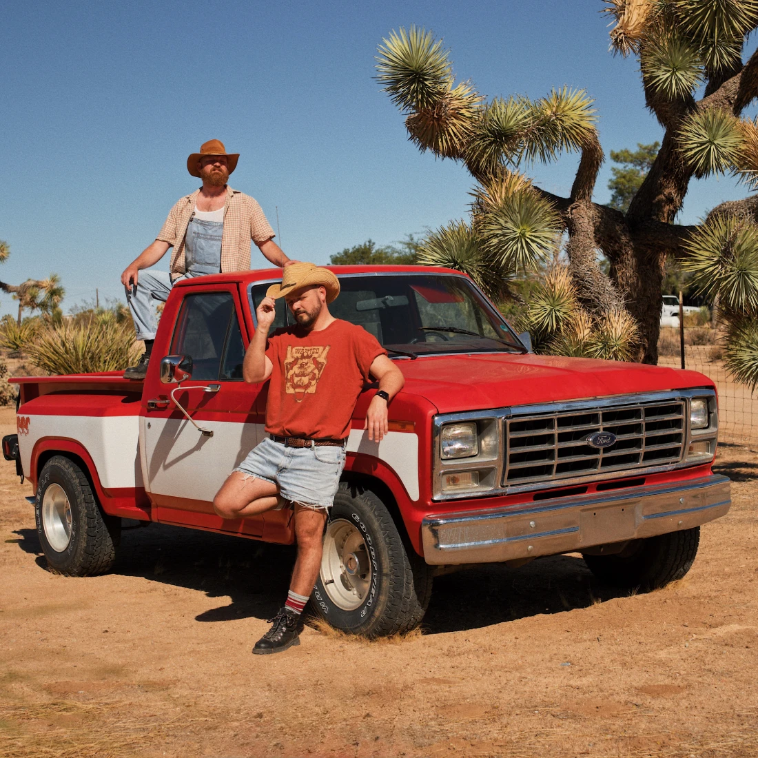 Photo hot spot: The red jeep by Ford © Coupleofmen.com