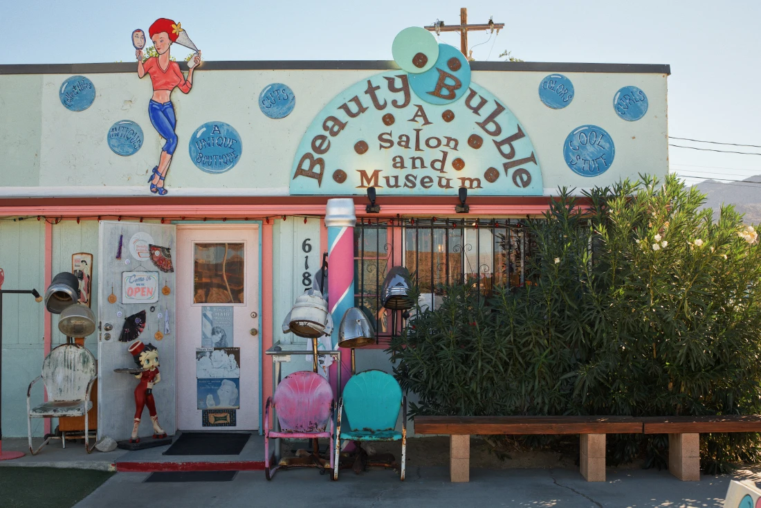 The Beauty Bubble – Queer businesses in Joshua Tree © Coupleofmen.com Gay El Dorado Oasis Yucca Valley
