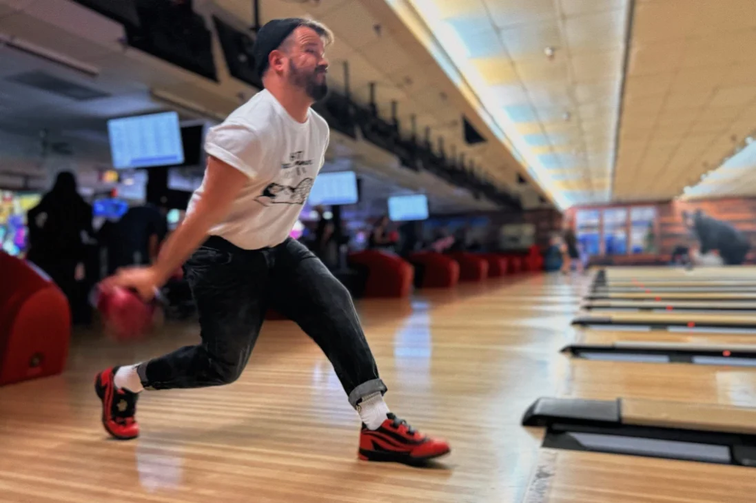 und dann folgte Karls erster Strike © Coupleofmen.com