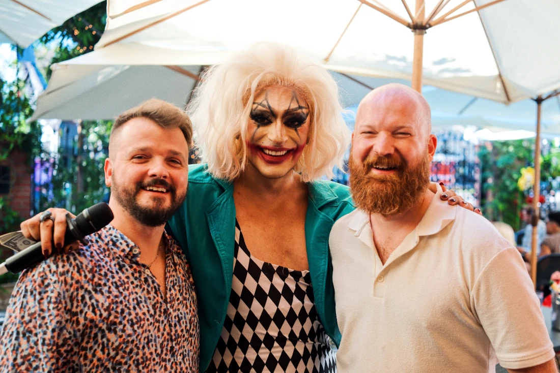 Delicious food, amazing entertainment! SUnday Drag Brunch at The Abbey © Coupleofmen.com | West Hollywood LGBTQ+ travel guide