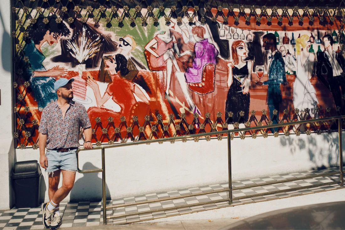 Karl and a piece of street art in West Hollywood's Design District © Coupleofmen.com