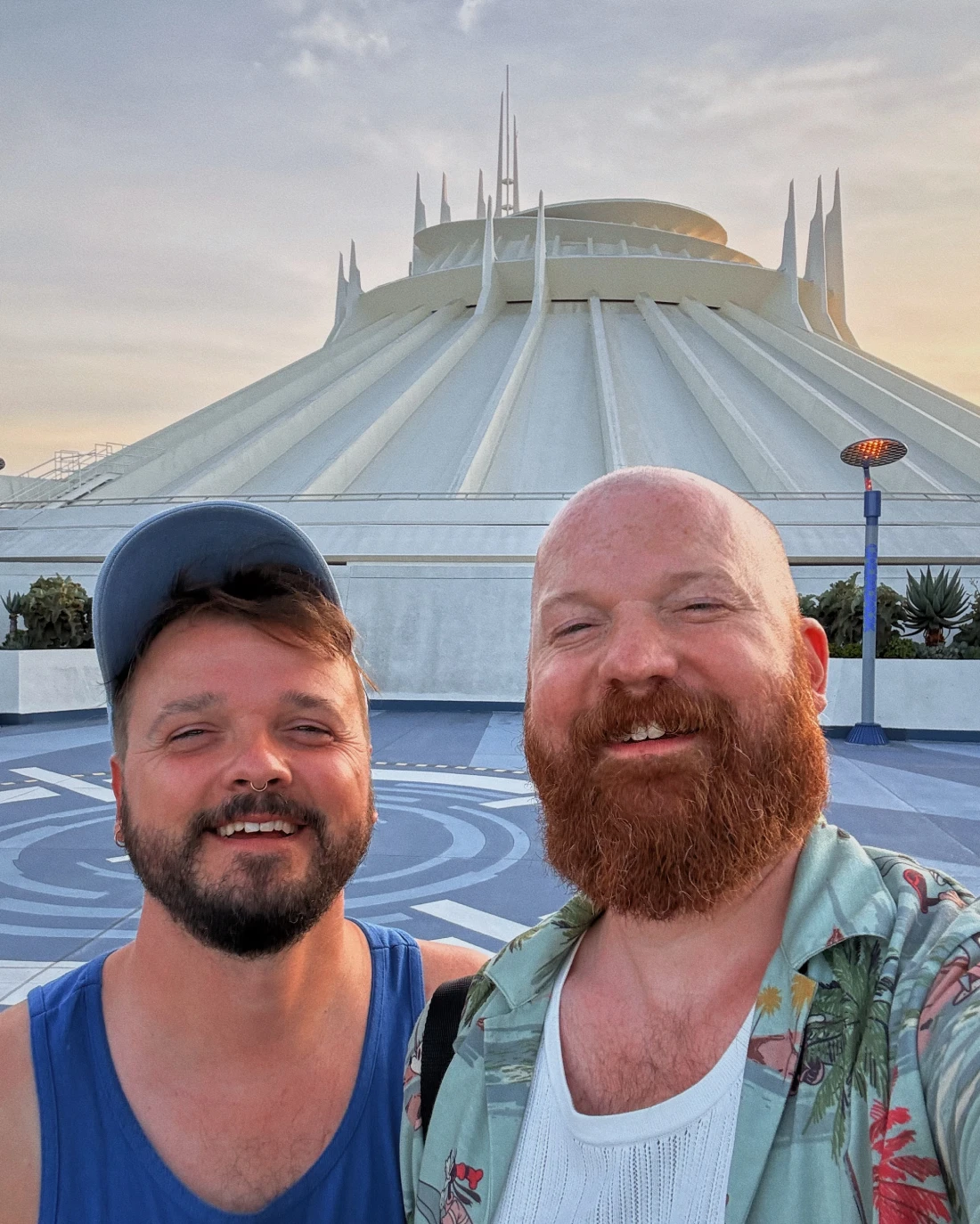 Wir lieben die Architektur von Space Mountain soooo sehr!