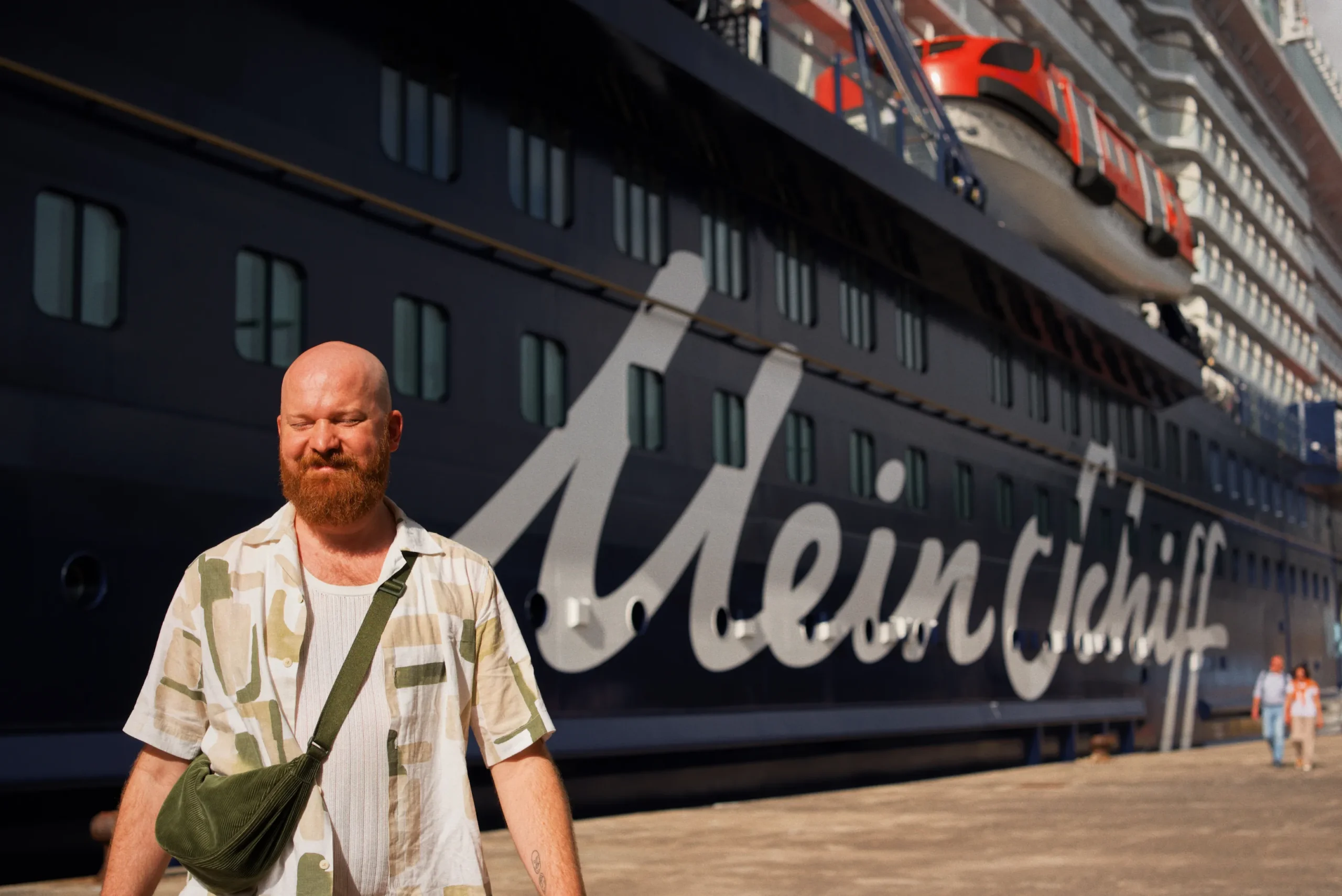 Entspannt und glücklich auf unserem schwimmenden Zuhause, der Mein Schiff 7 © Coupleofmen.com